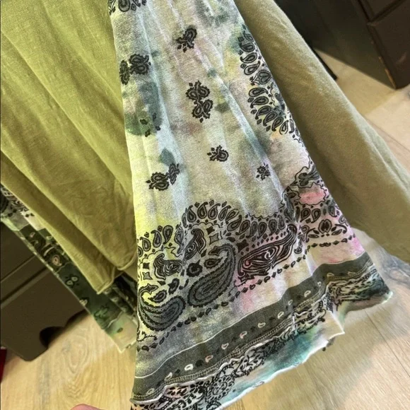 We the Free Bell Sleeve Tee. - Picture 5 of 6